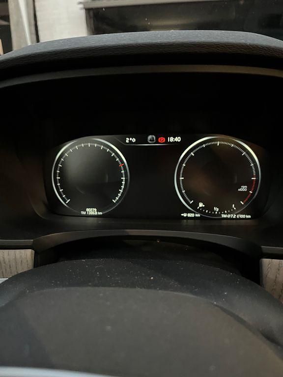 Grau Gebraucht 2021 Volvo V90 CC Pro Kombi | 33.000 € (Guter Preis) - Bild 1/4