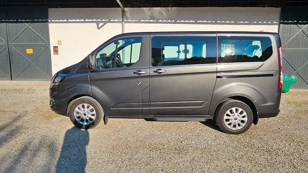 Gebraucht Ford Tourneo Trend 105 PS (77 kW) 2023 Grau Van / Kleinbus