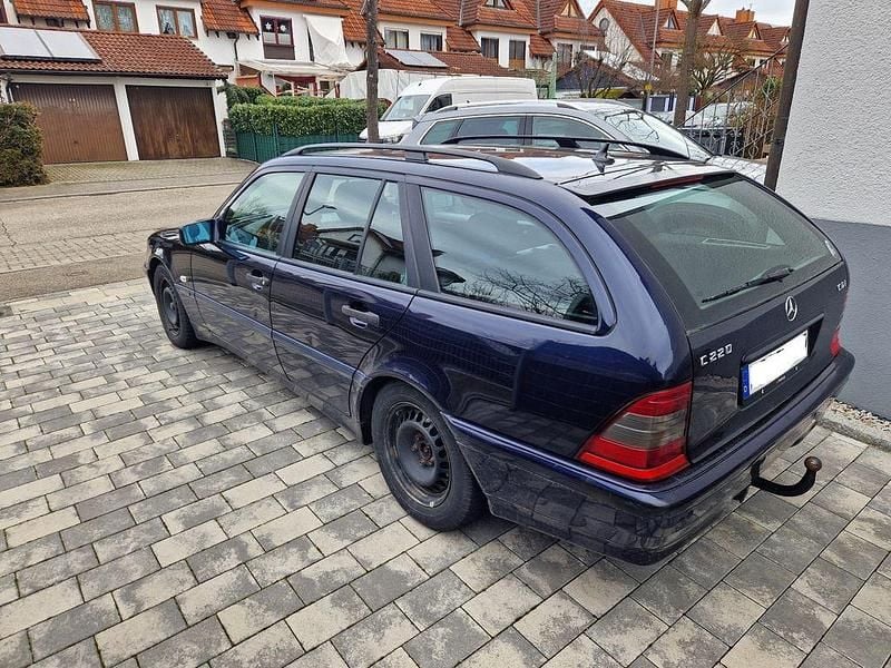 Gebraucht Mercedes C220 125 PS (91 kW) 2000 Blau Limousine
