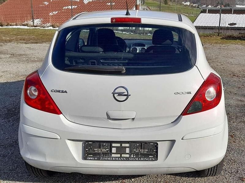 Gebraucht Opel Corsa Selection 69 PS (50 kW) 2012 Casabl/arctic/eisweiss/kaolin Kleinwagen