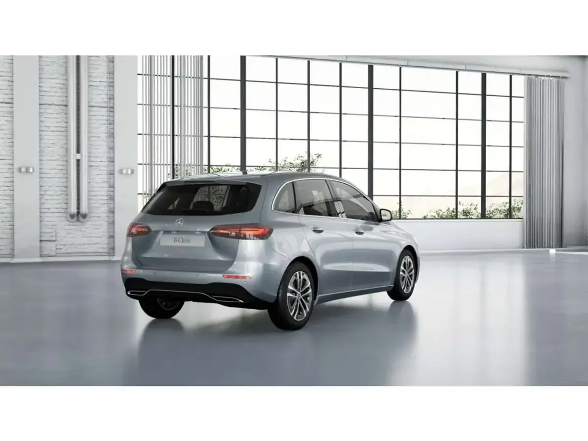 Second-hand Mercedes B180 Progressive 136 CP (100 kW) 2025 Argintiu Monovolum