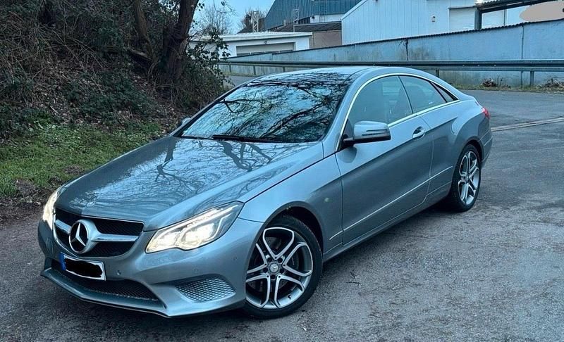 Gebraucht Mercedes E400 333 PS (244 kW) 2013 Grau Coupé