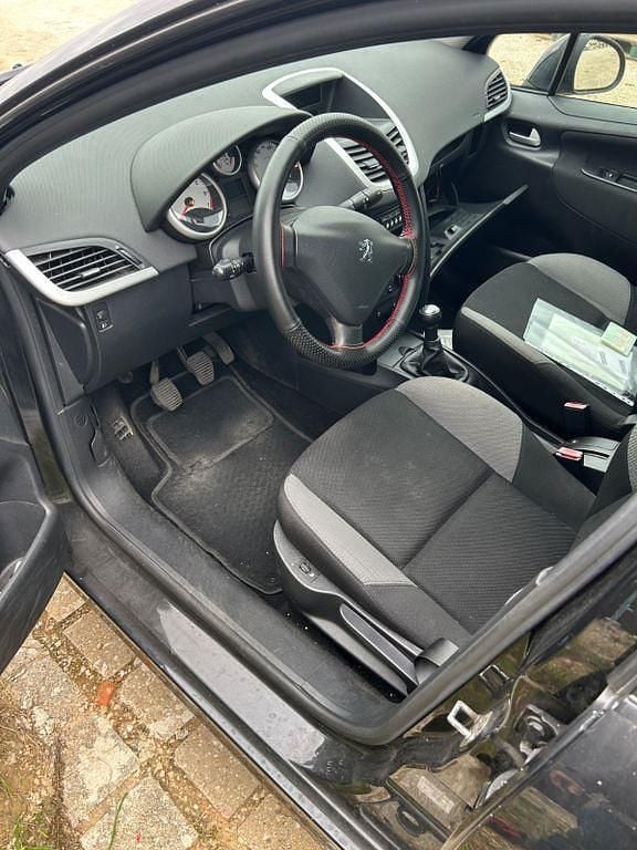 Gebraucht Peugeot 207 Urban Move 95 PS (69 kW) 2009 Schwarz Kombi