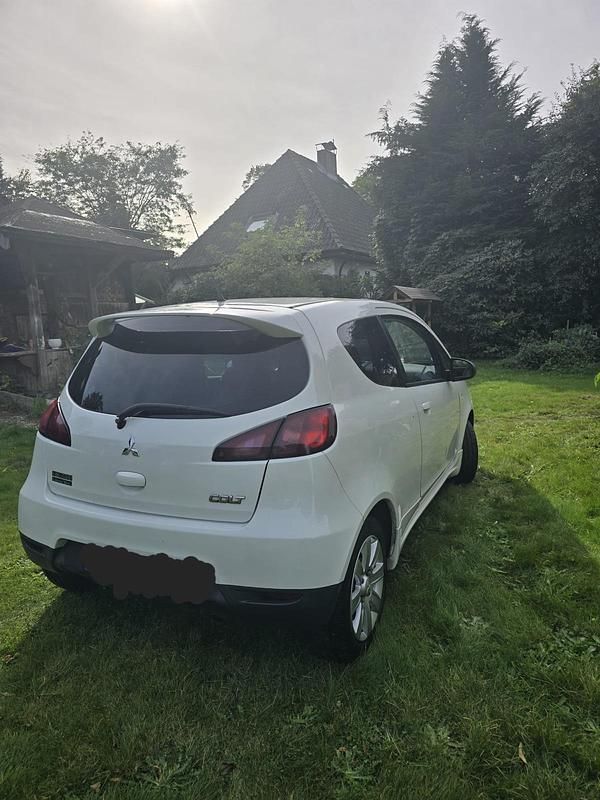 Weiß Gebraucht 2012 Mitsubishi Colt Kleinwagen | 3.200 € (Fairer Preis) - Bild 1/4