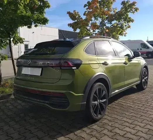 Gebraucht VW Taigo R-line 116 PS (85 kW) 2024 Visual green metallic (metallic) SUV