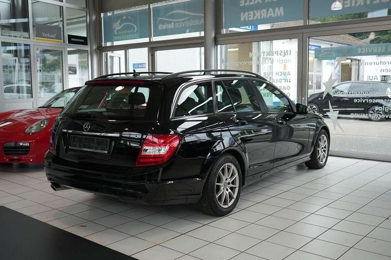 Gebraucht Mercedes C250 204 PS (150 kW) 2011 Schwarz Kombi