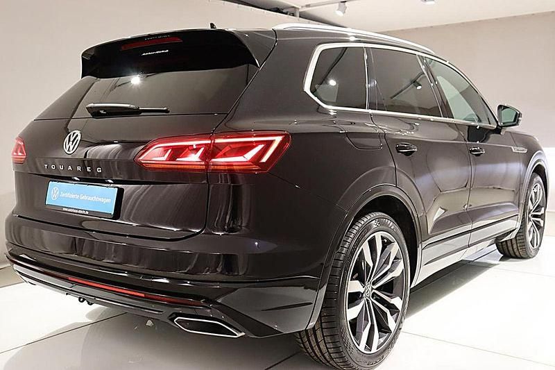 Gebraucht VW Touareg R-line 286 PS (210 kW) 2019 Deep black perleffekt SUV