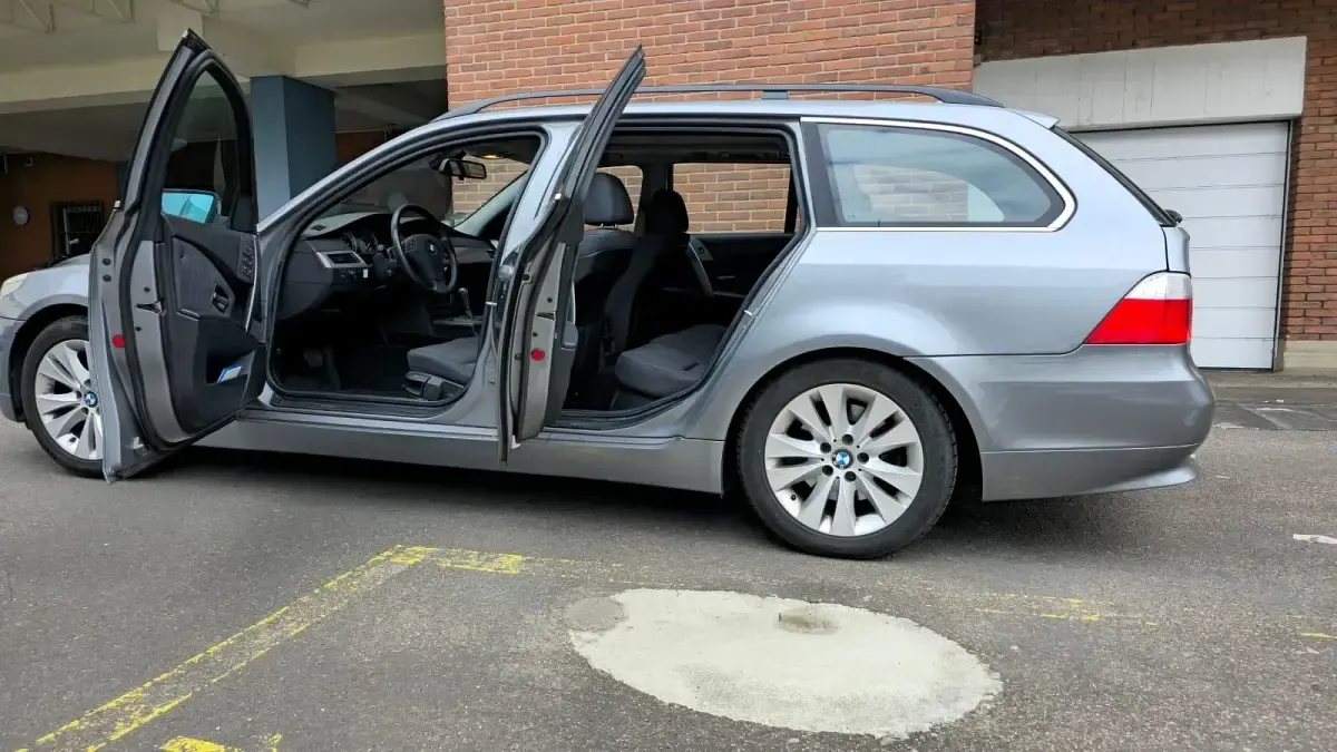 Gebraucht BMW 525 192 PS (141 kW) 2005 Silber Kombi