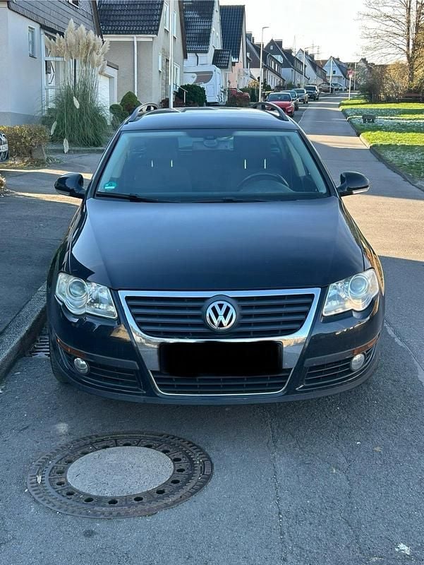 Schwarz Gebraucht 2008 VW Passat Kombi | 1.950 € (Superpreis) - Bild 1/4