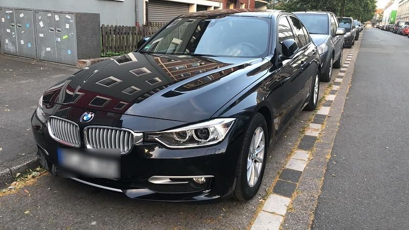 Schwarz Gebraucht 2013 BMW 320 Limousine | 9.950 € (Superpreis) - Bild 1/4