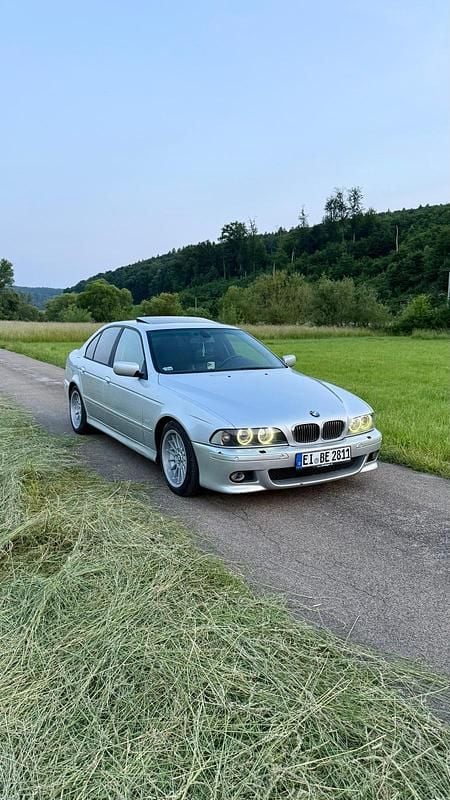Silber Gebraucht 2001 BMW 530 M Sport Limousine | 4.450 € (Guter Preis) - Bild 1/4