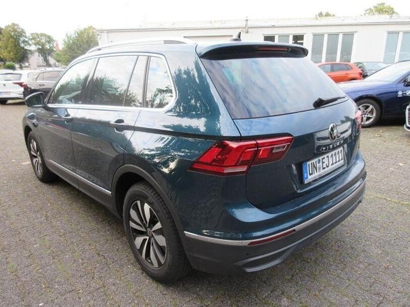 Gebraucht VW Tiguan Move 150 PS (110 kW) 2024 Nightshade blue (metallic) SUV