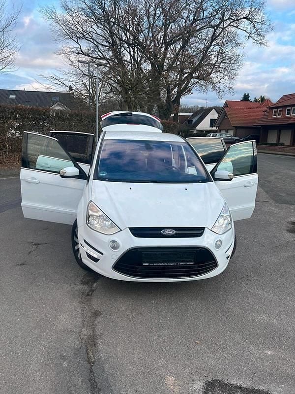 Weiß Gebraucht 2012 Ford S-MAX S Van / Kleinbus | 8.200 € - Bild 1/4