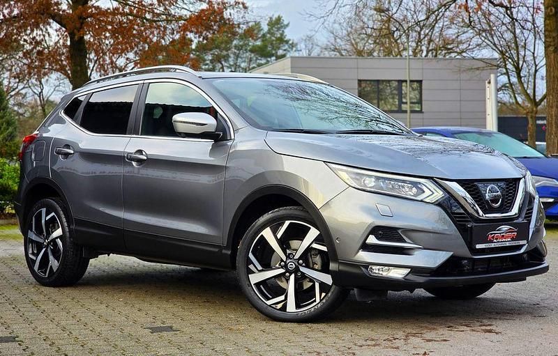 Grau Gebraucht 2017 Nissan Qashqai Tekna+ SUV | 15.400 € (Fairer Preis) - Bild 1/4