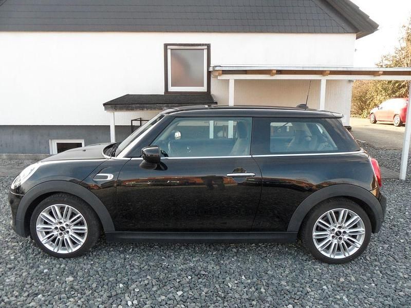 Używany Mini Cooper 136 KM (100 kW) 2019 Czarny Hatchback