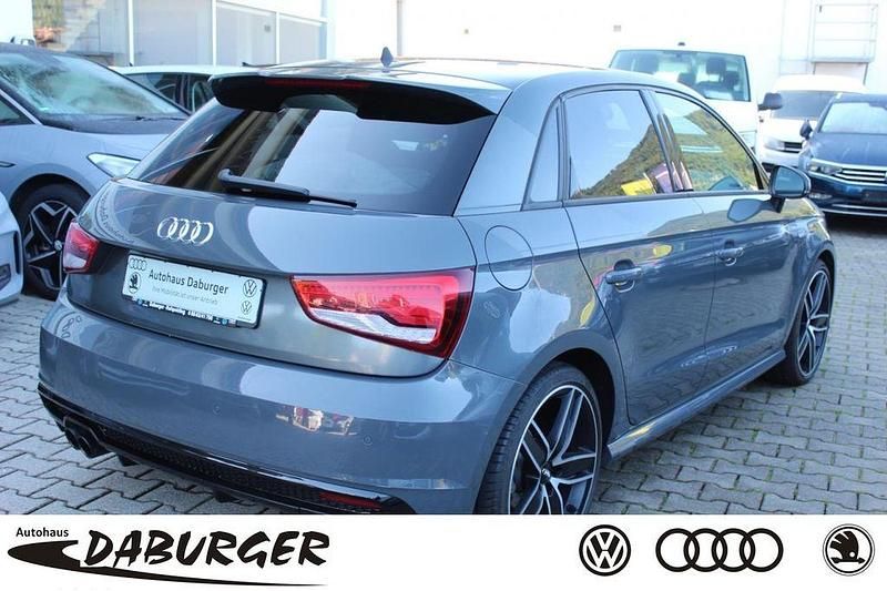 Grau Gebraucht 2018 Audi A1 Sportback S-Line Kleinwagen | 14.990 € - Bild 1/4