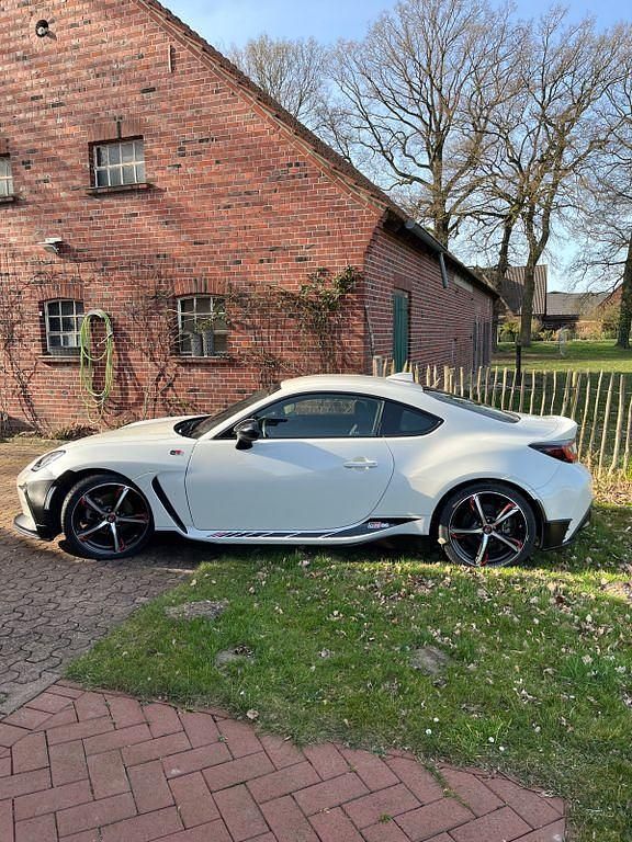 Weiß Gebraucht 2022 Toyota GR86 Sport Coupé | 36.900 € (Fairer Preis) - Bild 1/4