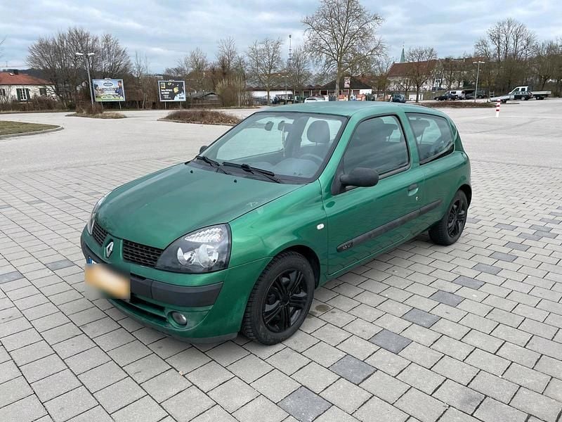 Gebraucht Renault Clio II 75 PS (55 kW) 2003 Grün Kleinwagen