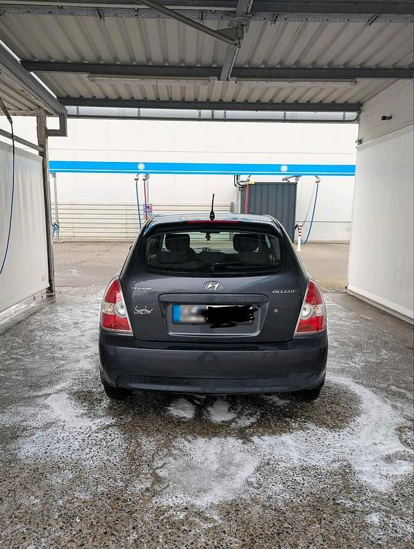 Gebraucht Hyundai Accent 97 PS (71 kW) 2007 Grau Kleinwagen