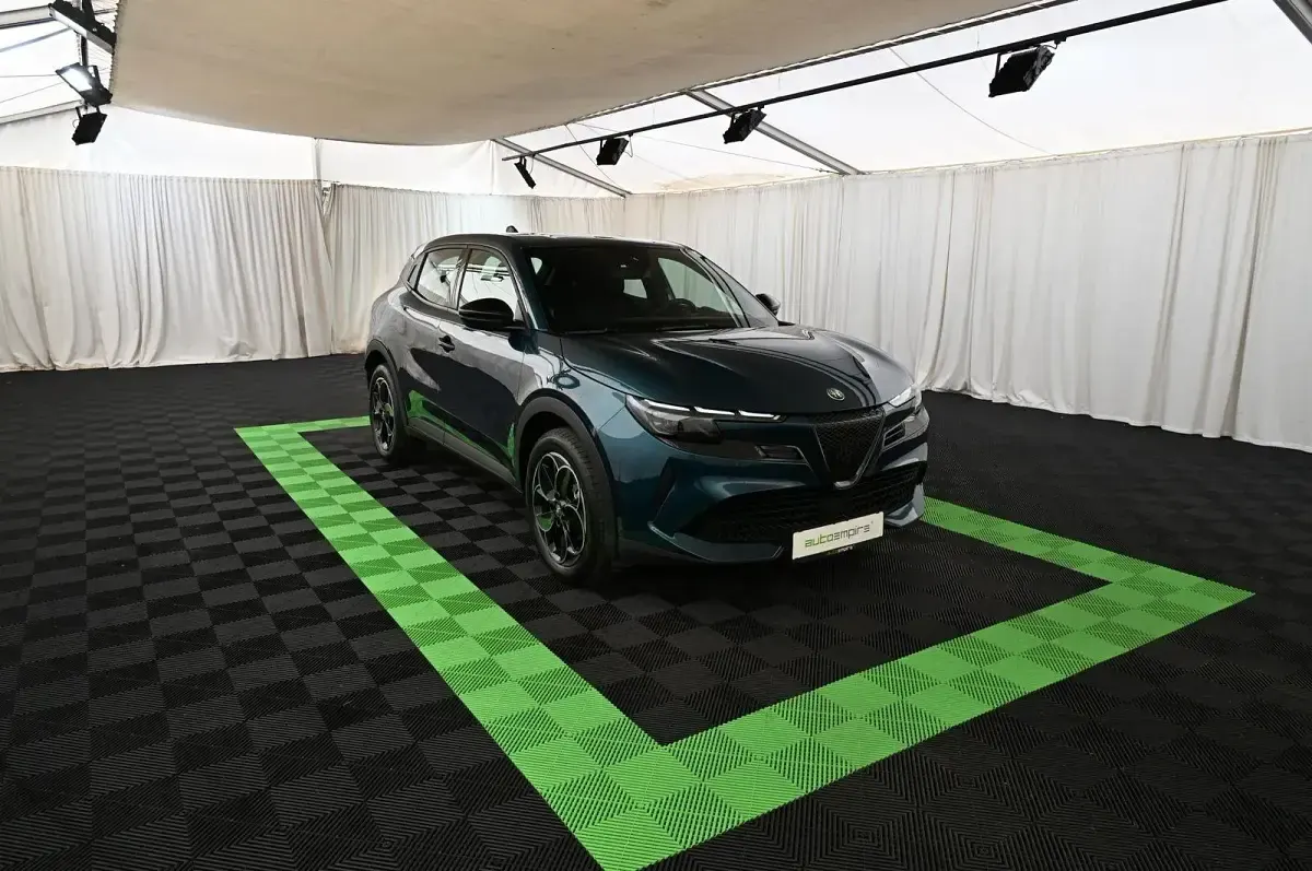 Gebraucht Alfa Romeo Junior 114 kW (156 PS) 2025 Blu navigli SUV