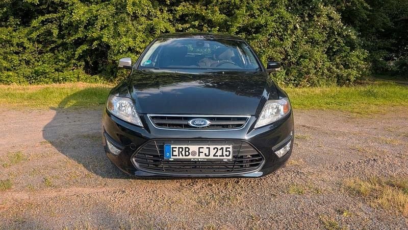 Schwarz Gebraucht 2012 Ford Mondeo Limousine | 6.999 € - Bild 1/4