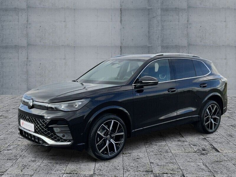 Schwarz Gebraucht 2024 VW Tiguan IQ Drive SUV | 51.870 € - Bild 1/4