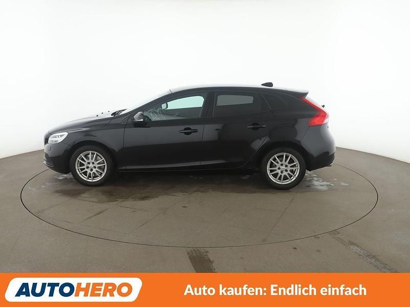 Gebraucht Volvo V40 Momentum 150 PS (110 kW) 2019 Schwarz Kombi