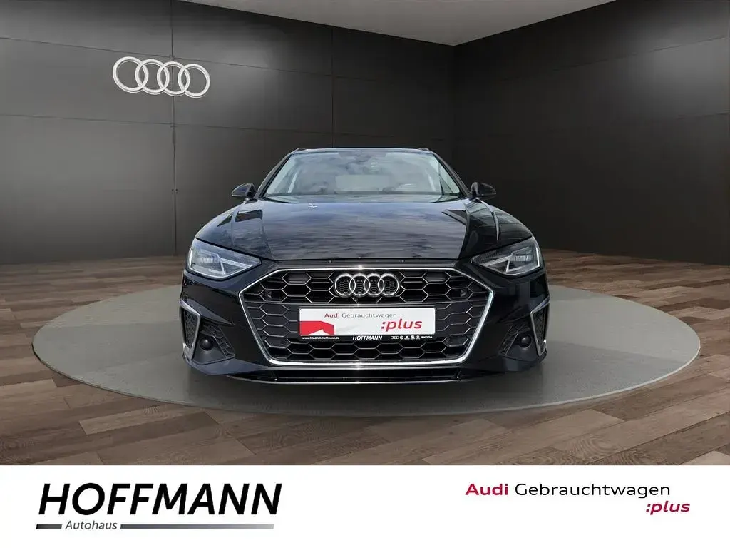 Gebraucht Audi A4 S-Line 163 PS (119 kW) 2023 Mythosschwarz metallic Kombi