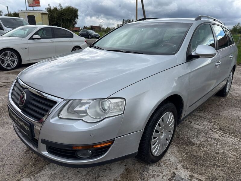 Silber Gebraucht 2010 VW Passat Kombi | 2.950 € (Fairer Preis) - Bild 1/4