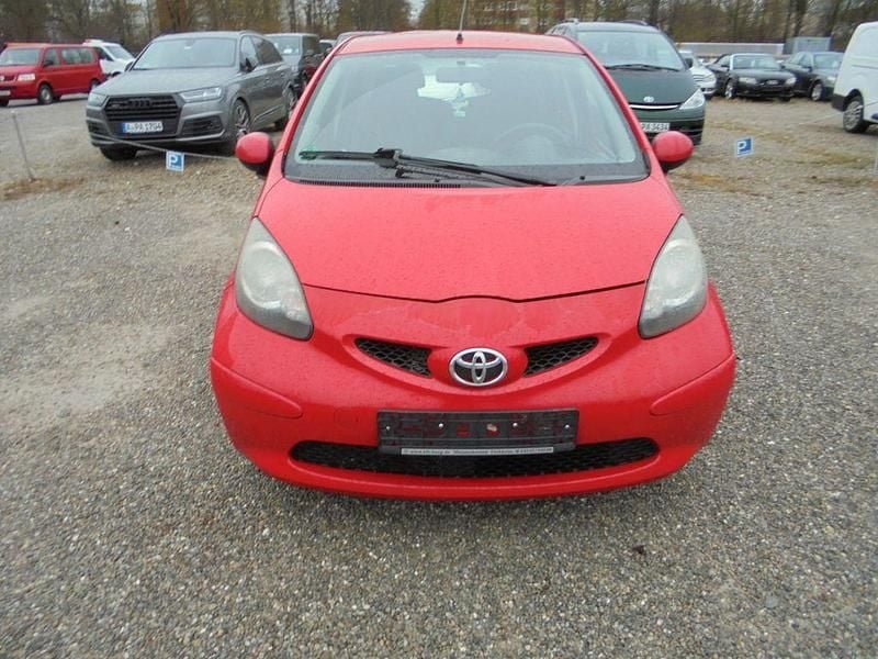 Gebraucht Toyota Aygo Cool 68 PS (50 kW) 2007 Rot Kleinwagen