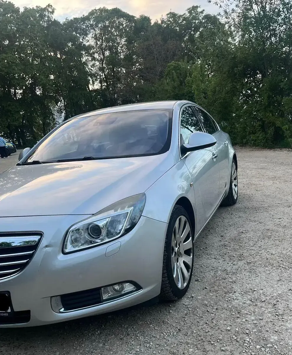 Gebraucht Opel Insignia Sport 260 PS (191 kW) 2009 Silber Limousine