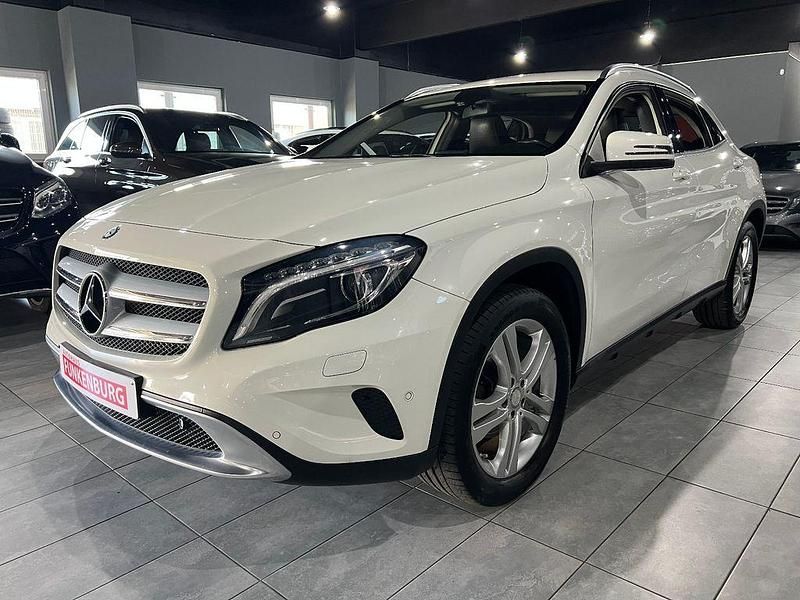 Gebraucht Mercedes GLA220 170 PS (125 kW) 2015 Weiß SUV