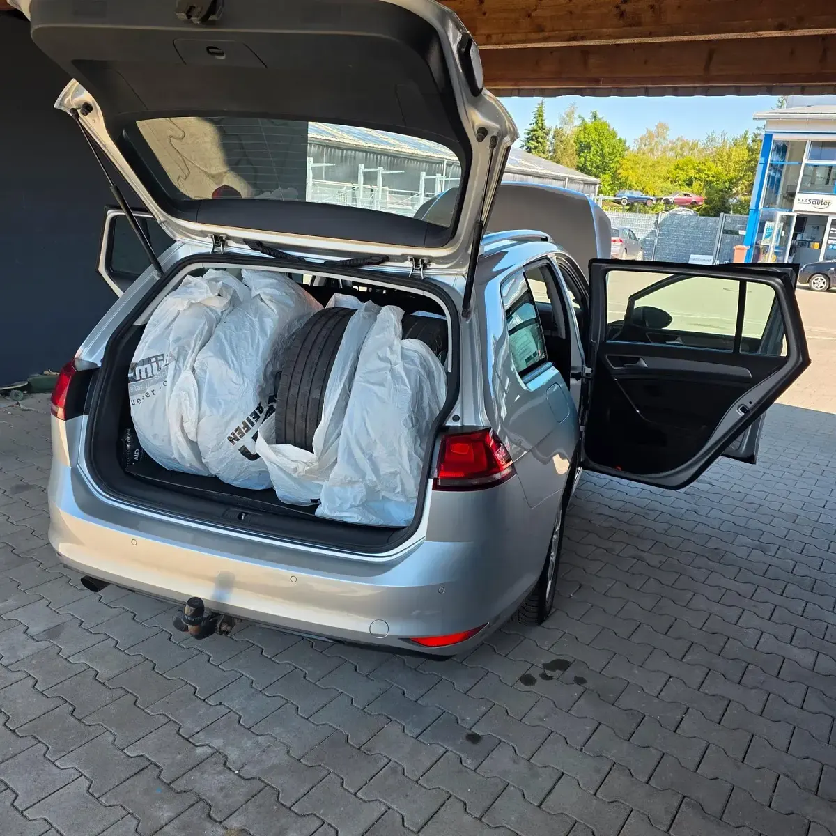 Gebraucht VW Golf VII 105 PS (77 kW) 2015 Silber Kombi