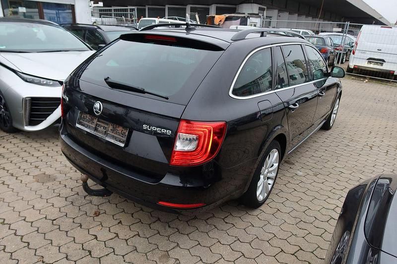 Gebraucht Skoda Superb Exclusive 170 PS (125 kW) 2014 Schwarz Kombi
