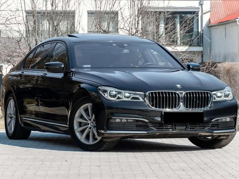 Gebraucht BMW 740 iPerformance 326 PS (239 kW) 2018 Schwarz Limousine