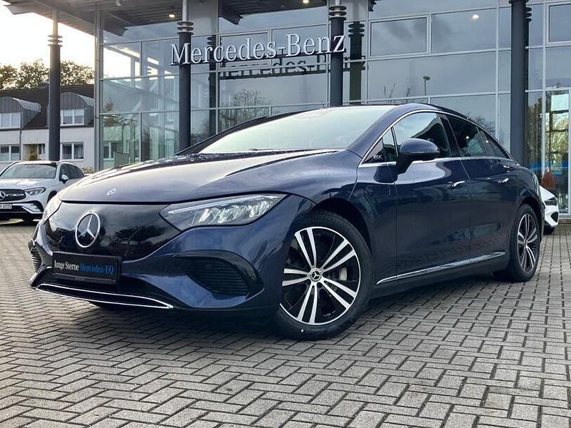 Blau Gebraucht 2024 Mercedes 300 Limousine | 42.380 € - Bild 1/4