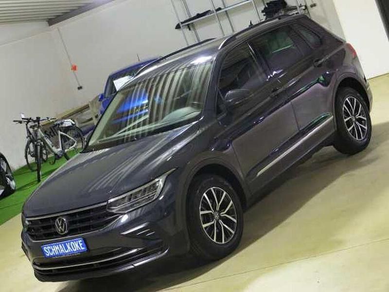 Gebraucht VW Tiguan Life 150 PS (110 kW) 2022 Urano gray SUV