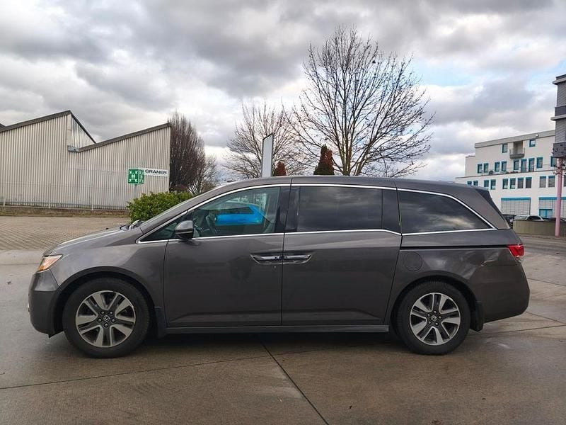 Gebraucht Honda Odyssey Elite 252 PS (185 kW) 2016 Grau Van / Kleinbus