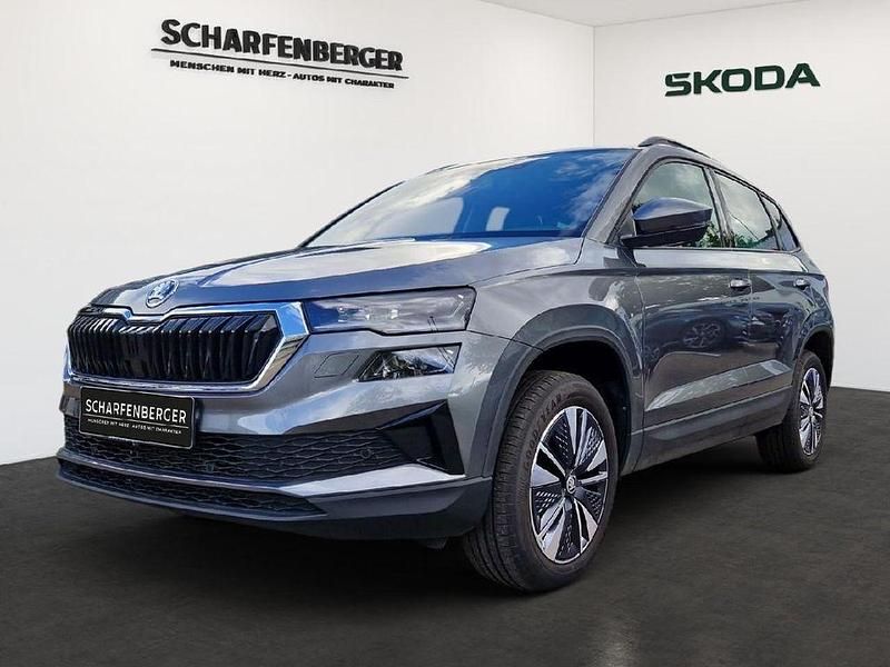 Grau Gebraucht 2024 Skoda Karoq Selection SUV | 31.995 € (Fairer Preis) - Bild 1/4