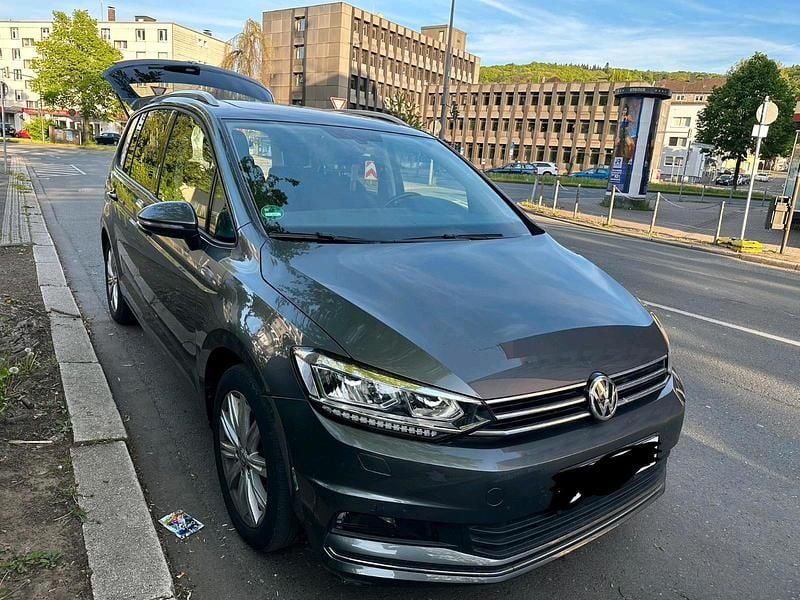 Grau Gebraucht 2020 VW Touran Van / Kleinbus | 24.599 € (Guter Preis) - Bild 1/4