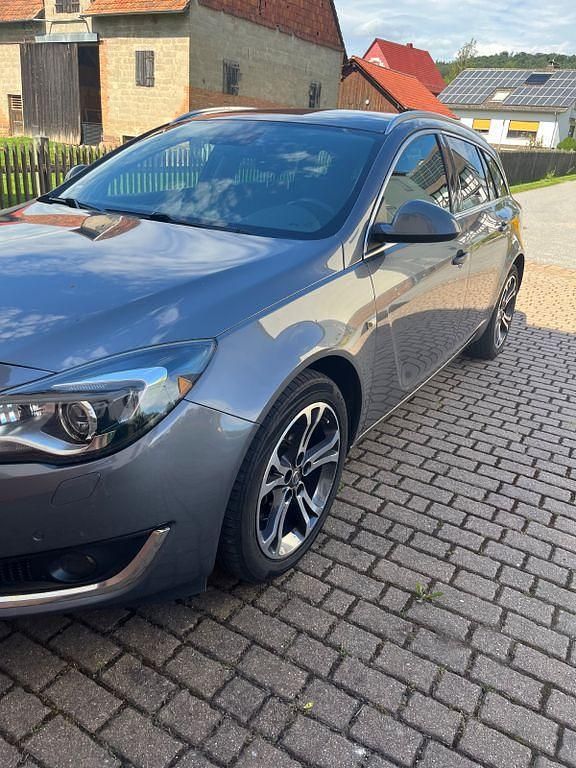 Grau Gebraucht 2016 Opel Insignia Innovation Kombi | 7.900 € (Fairer Preis) - Bild 1/4