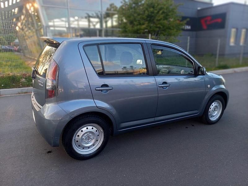 Gebraucht Daihatsu Sirion 91 PS (66 kW) 2007 Grau Kleinwagen