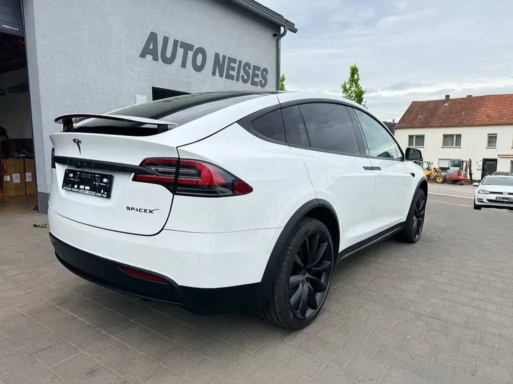 Used Tesla Model X 420 kW (572 HP) 2019 White SUV