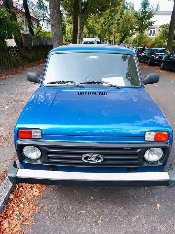 Gebraucht Lada niva 83 PS (61 kW) 2019 Blau SUV