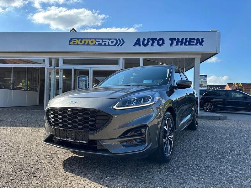 Grün Gebraucht 2020 Ford Kuga ST-Line X SUV | 24.490 € (Etwas zu teuer) - Bild 1/4