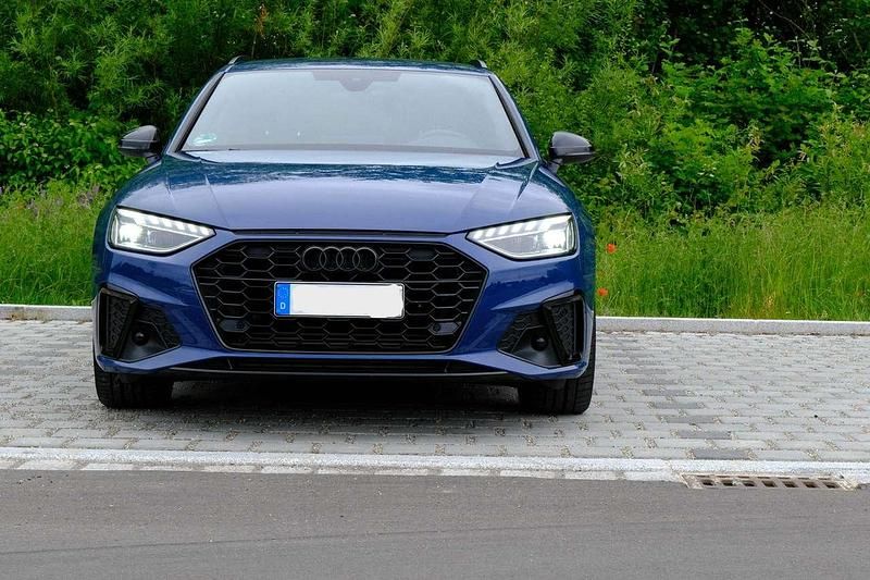 Gebraucht Audi A4 S-Line 150 PS (110 kW) 2023 Blau Kombi