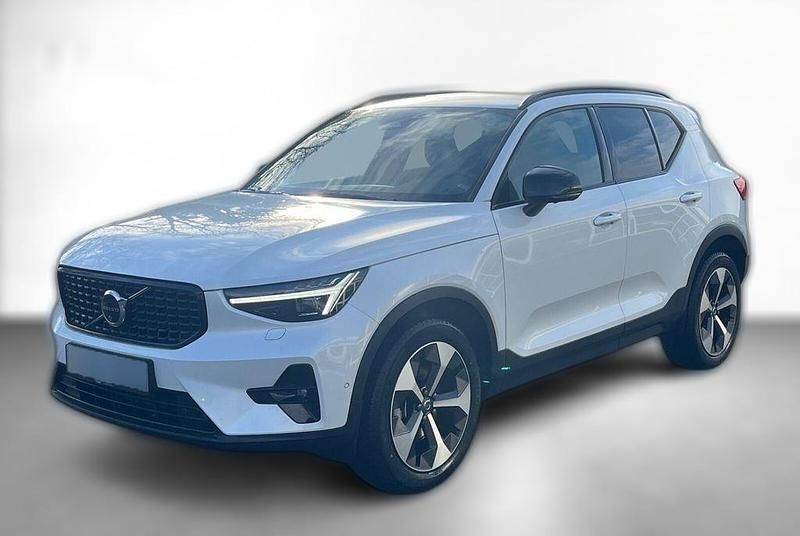 Gebraucht Volvo XC40 Plus 163 PS (119 kW) 2024 Weiß metallic SUV