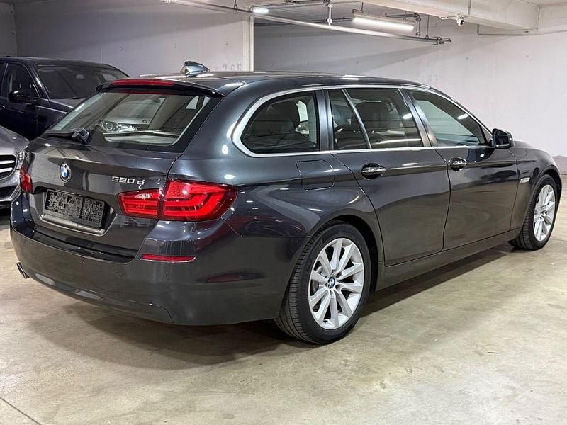 Gebraucht BMW 520 184 PS (135 kW) 2012 Grau Kombi