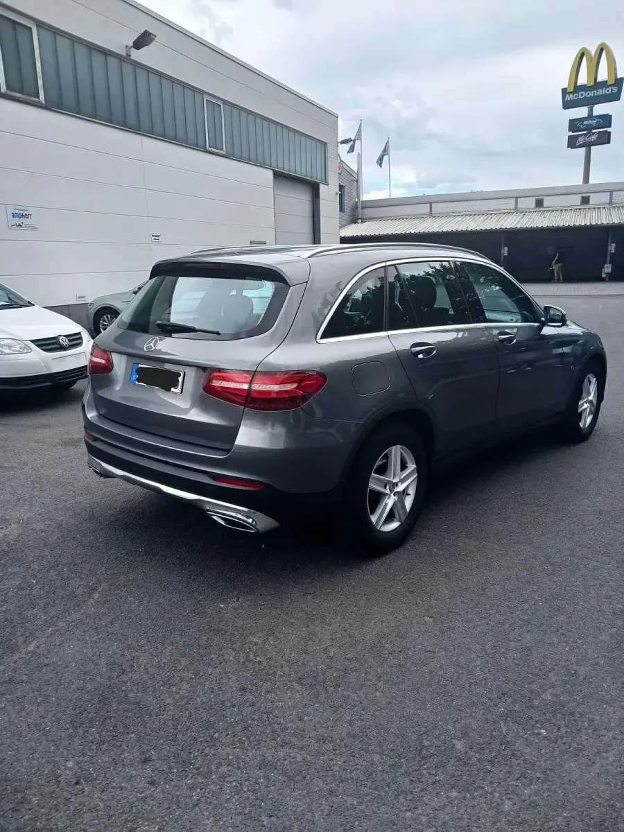 Gebraucht Mercedes GLC250 204 PS (150 kW) 2017 Grau SUV