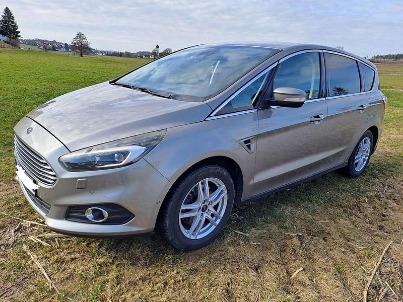 Gebraucht Ford S-MAX Titanium 179 PS (131 kW) 2017 Beige Van / Kleinbus